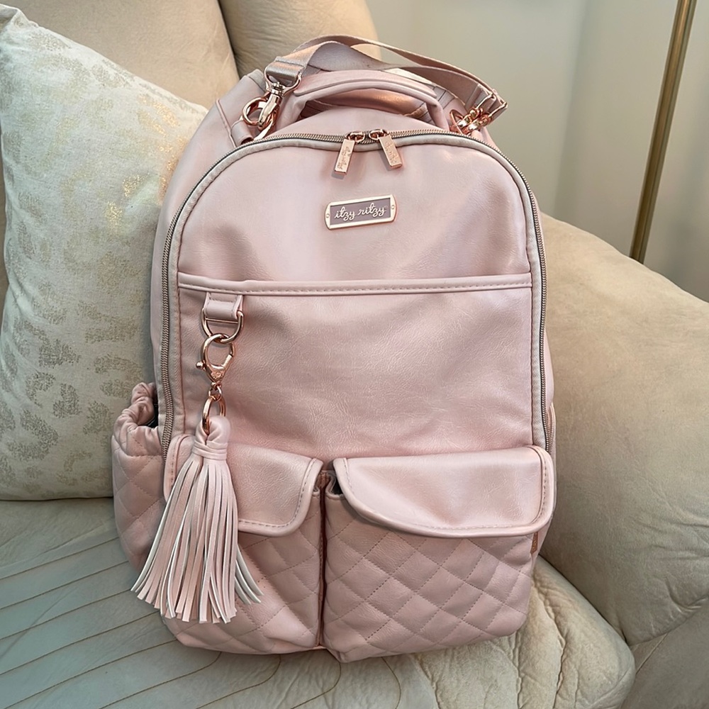 Itzy Ritzy Backpack light pink with rose gold hardware barely used